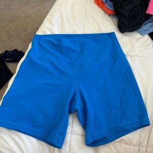 poolside align shorts